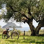 Leeda's Village Apartmanhotel 4*
