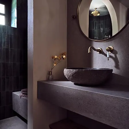 Апарт-отель Leeda's Village Литакия