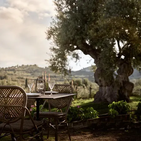 Leeda's Village Апарт-отель Литакия