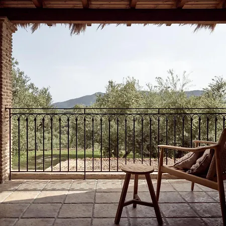 Leeda's Village Hotel de apartamente